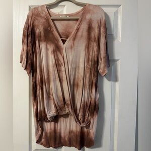 American Eagle Women's Pink Tie-Dye V-Neck High Low Top